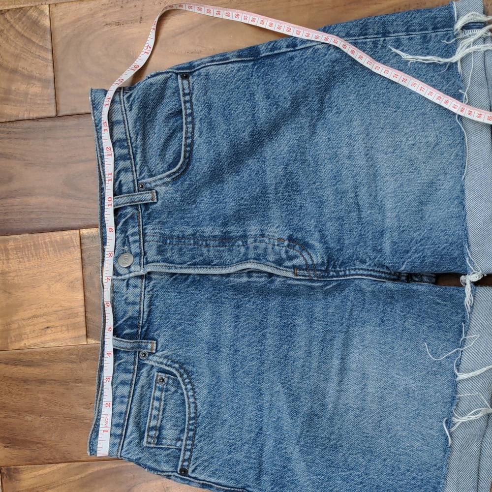 Reformation Max Mid Rise Short - Picture 6 of 6